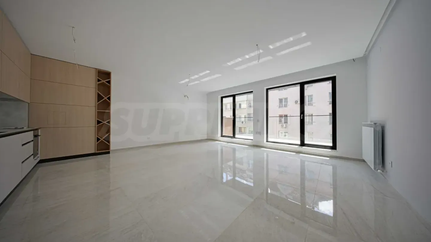 Spacious Four-Bedroom Apartment in Sofia's Desirable Oborishte District - Image 3