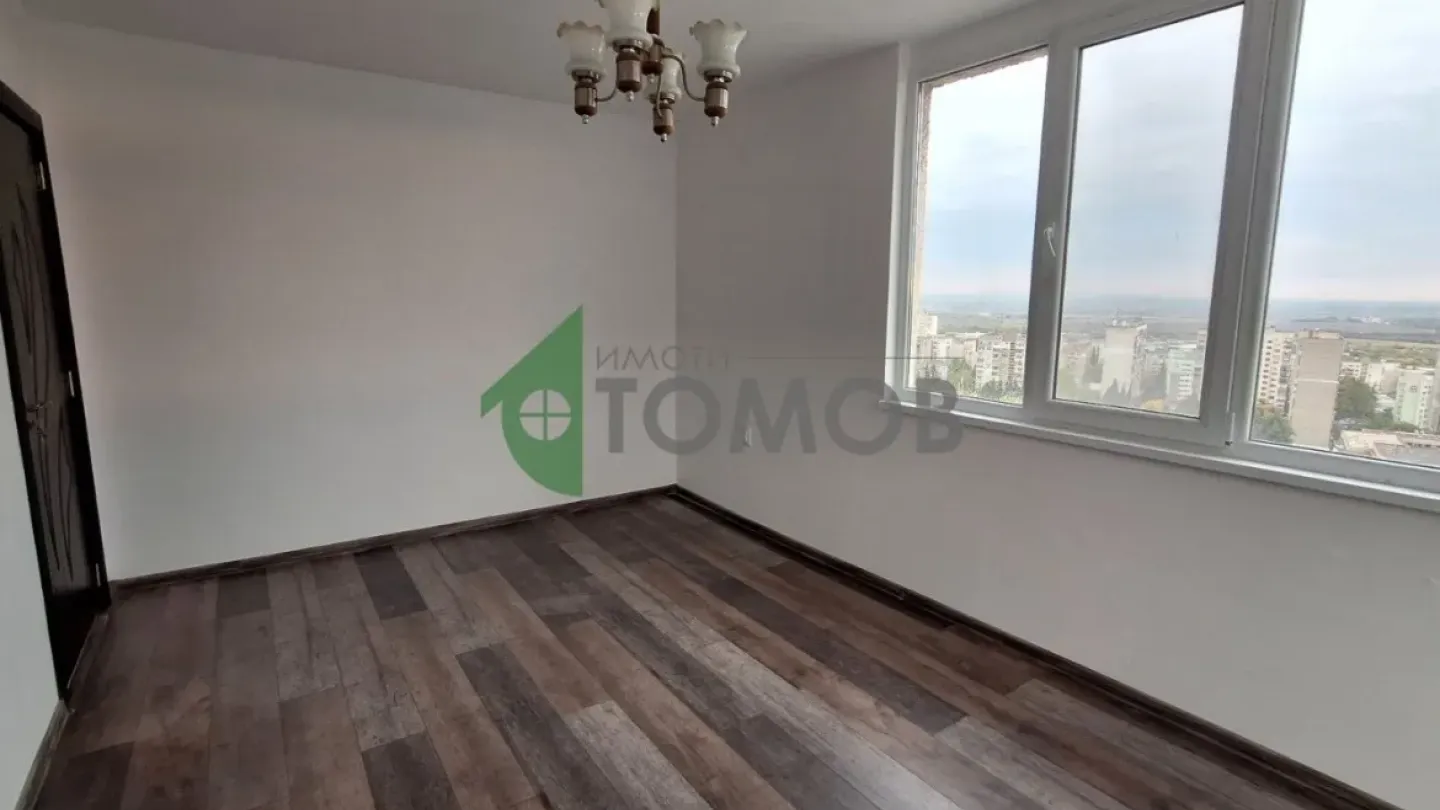 Spacious, Renovated 3BR Apartment with Great Views in Stara Zagora - Image 4