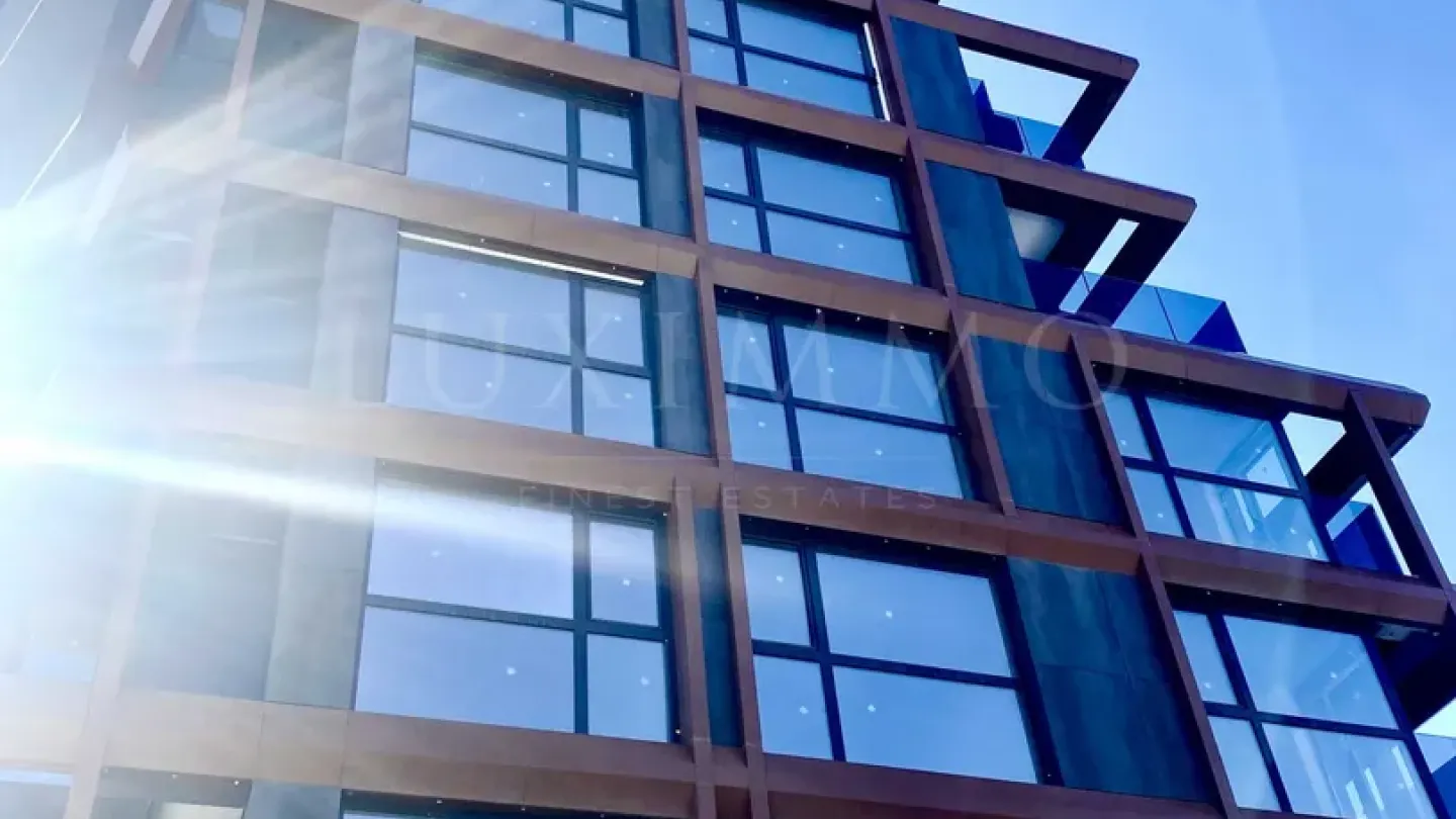 Spacious 2-Bedroom Apartment in Sofia's Boutique Building - Image 1