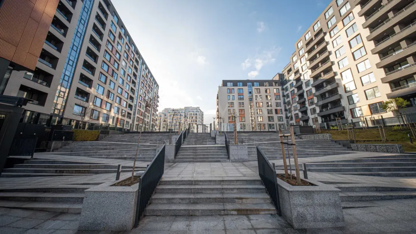 Spacious, Fully Furnished 2-Bedroom Apartment in Sofia's Mona 3 - Image 5