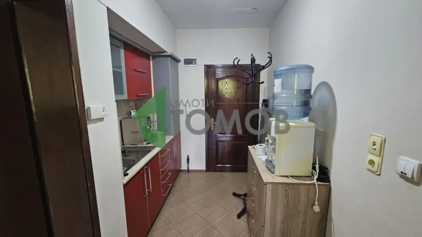 Spacious 1-Bedroom Apartment in Central Stara Zagora – 60m² - Image 2