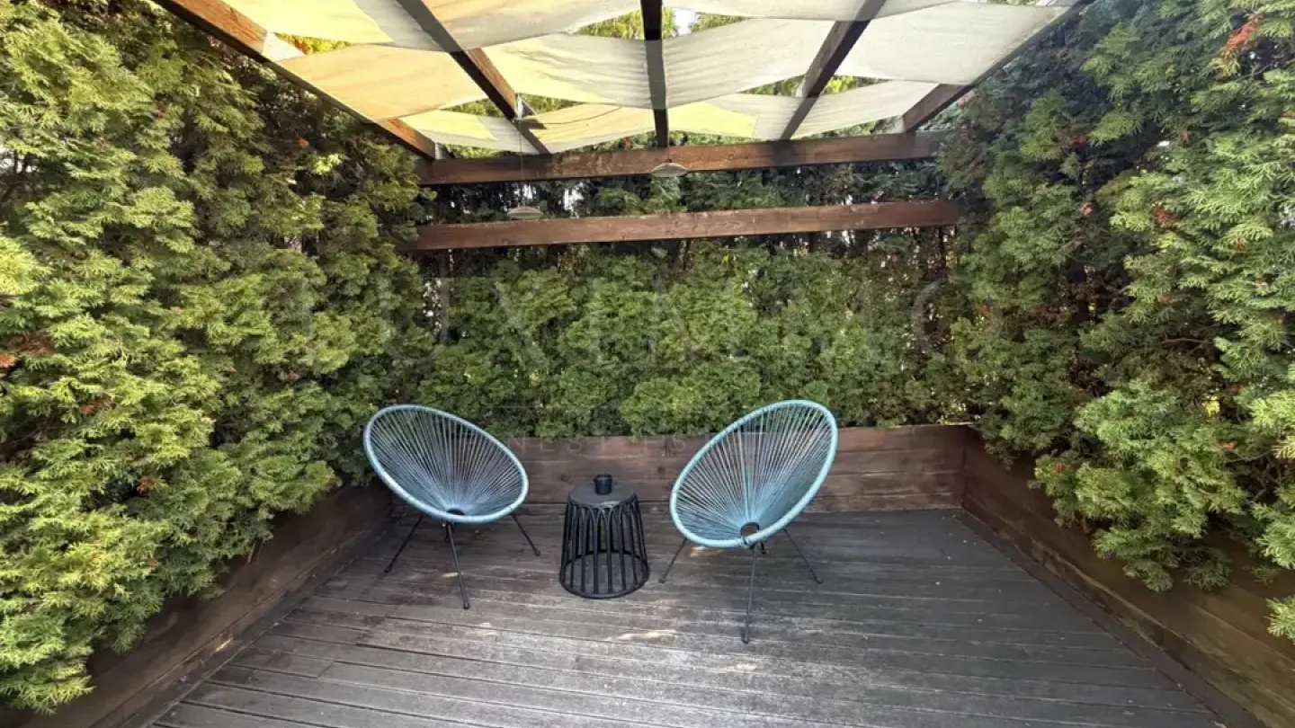 Spacious Fully Furnished Maisonette with Garden in Sofia's Center - Image 3