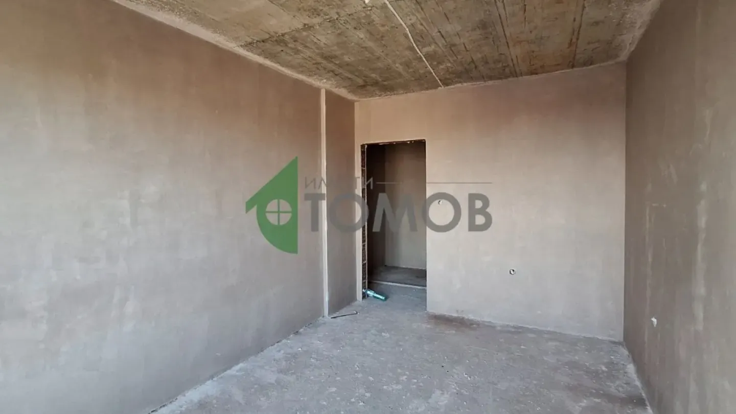 Spacious 3-Bedroom Apartment in New Stara Zagora, Bulgaria - Image 5