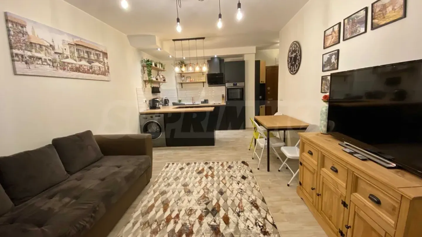 Spacious, Fully Furnished Apartment with Sea Views in Varna - Image 4