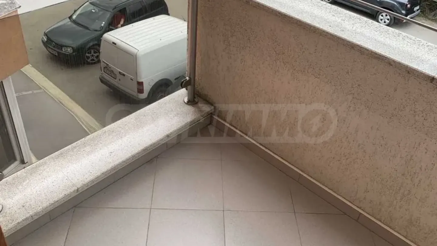 Spacious Mountain View Apartment in Sofia's Vitosha Quarter - Image 1