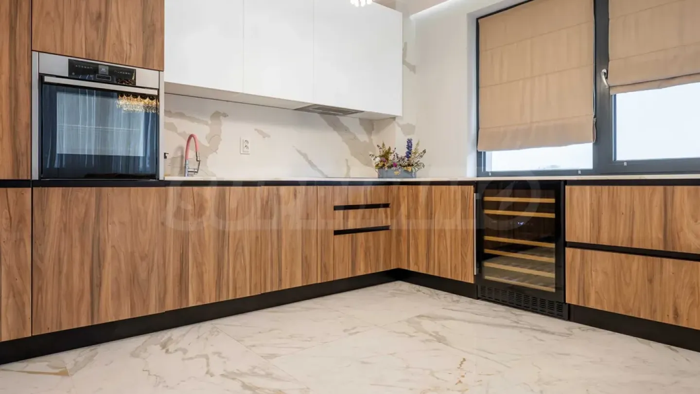 Spacious 3-Bedroom Apartment in Kyuchuk Paris, Plovdiv - Image 1