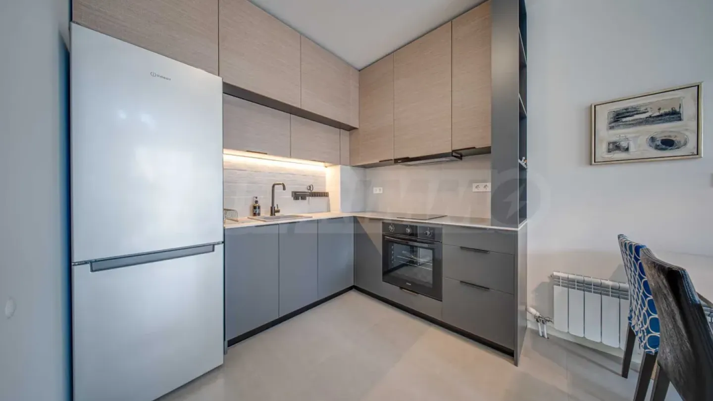 Spacious, Furnished Apartment in Sofia with Parking - Image 4