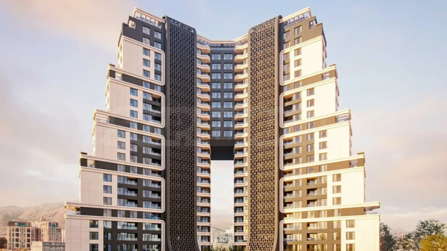 Spacious 2-Bedroom Apartment in Twin Tower Complex - Image 1