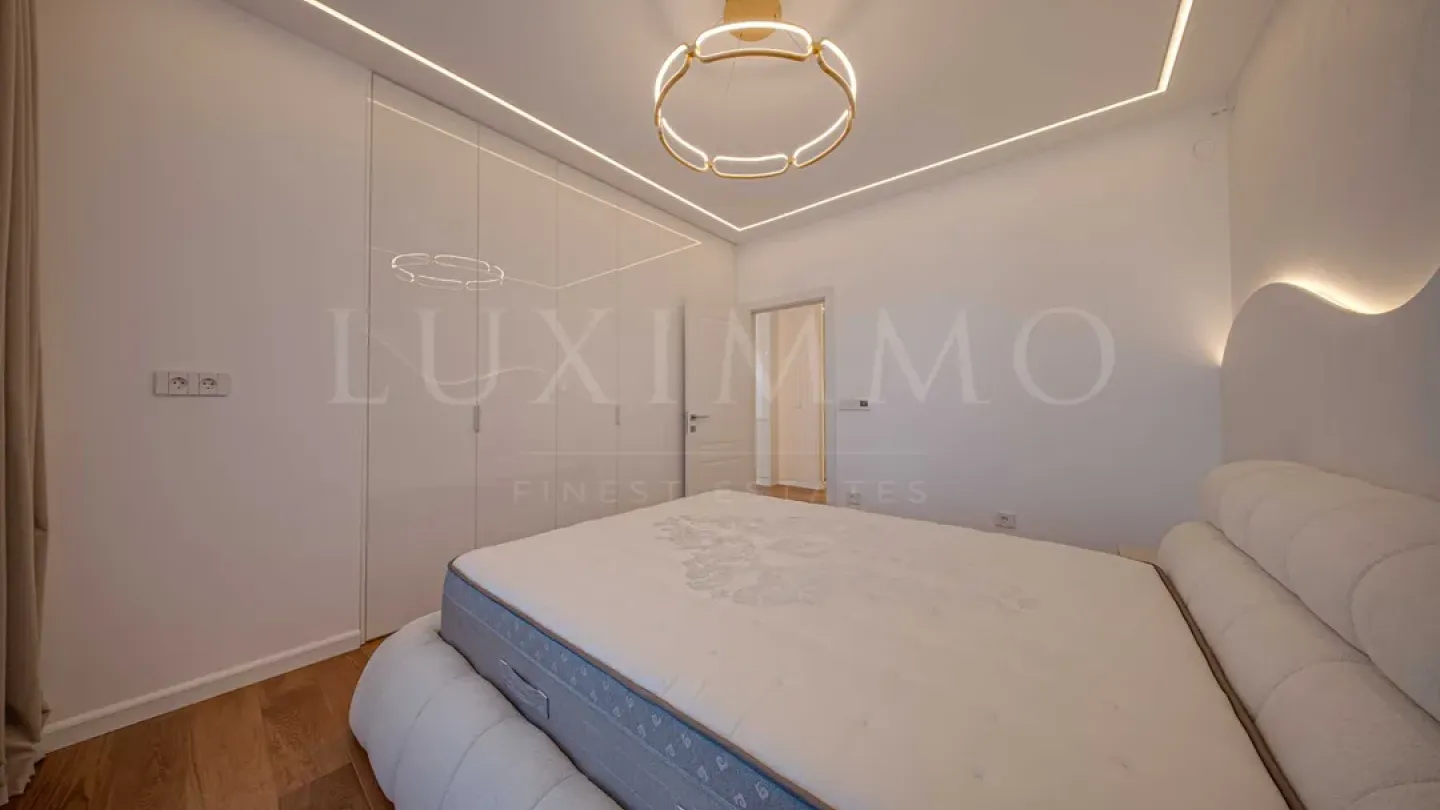 Spacious, Fully Furnished Apartment with Mountain Views - Image 5