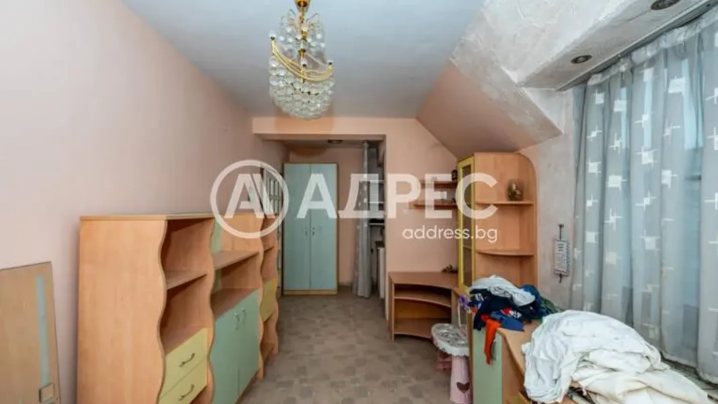 Spacious Three-Bedroom Plovdiv Apartment with Six Terraces – Perfect Family Home. - Image 1