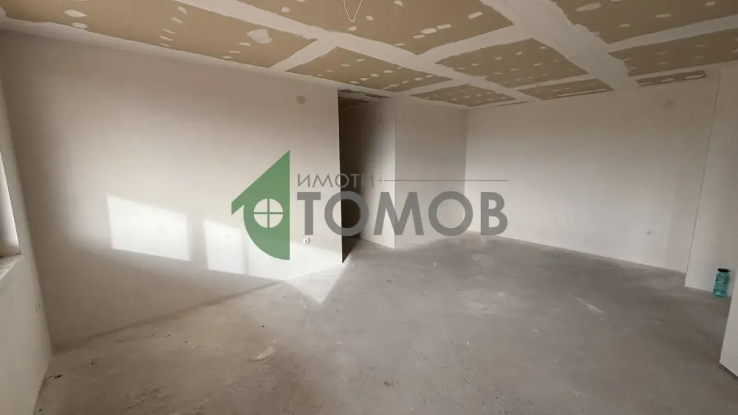 Spacious 3-Bedroom Apartment in Sunny Samara 3, Stara Zagora - Image 4