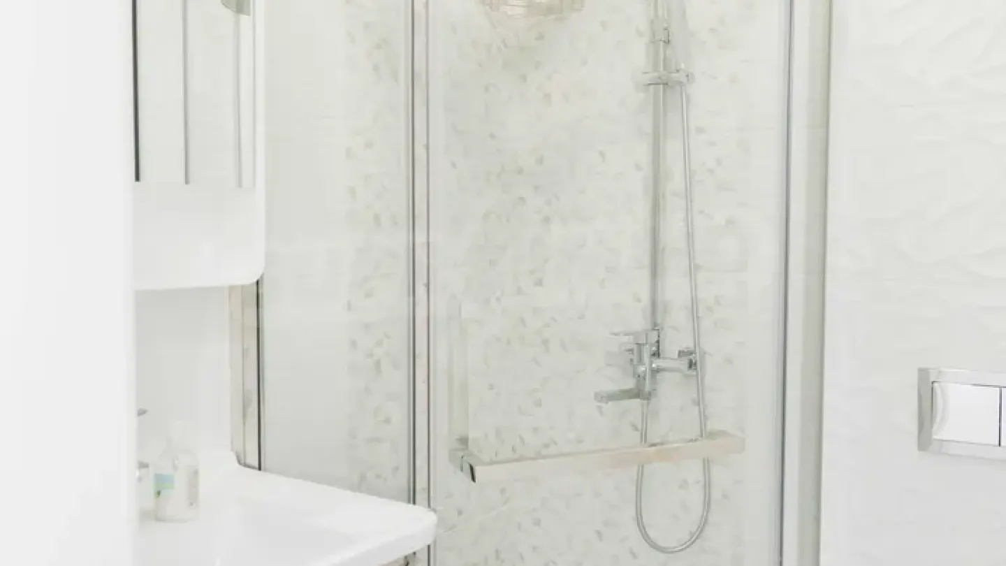 Spacious, Fully Furnished 3-Bedroom Apartment in Varna's Heart - Image 3