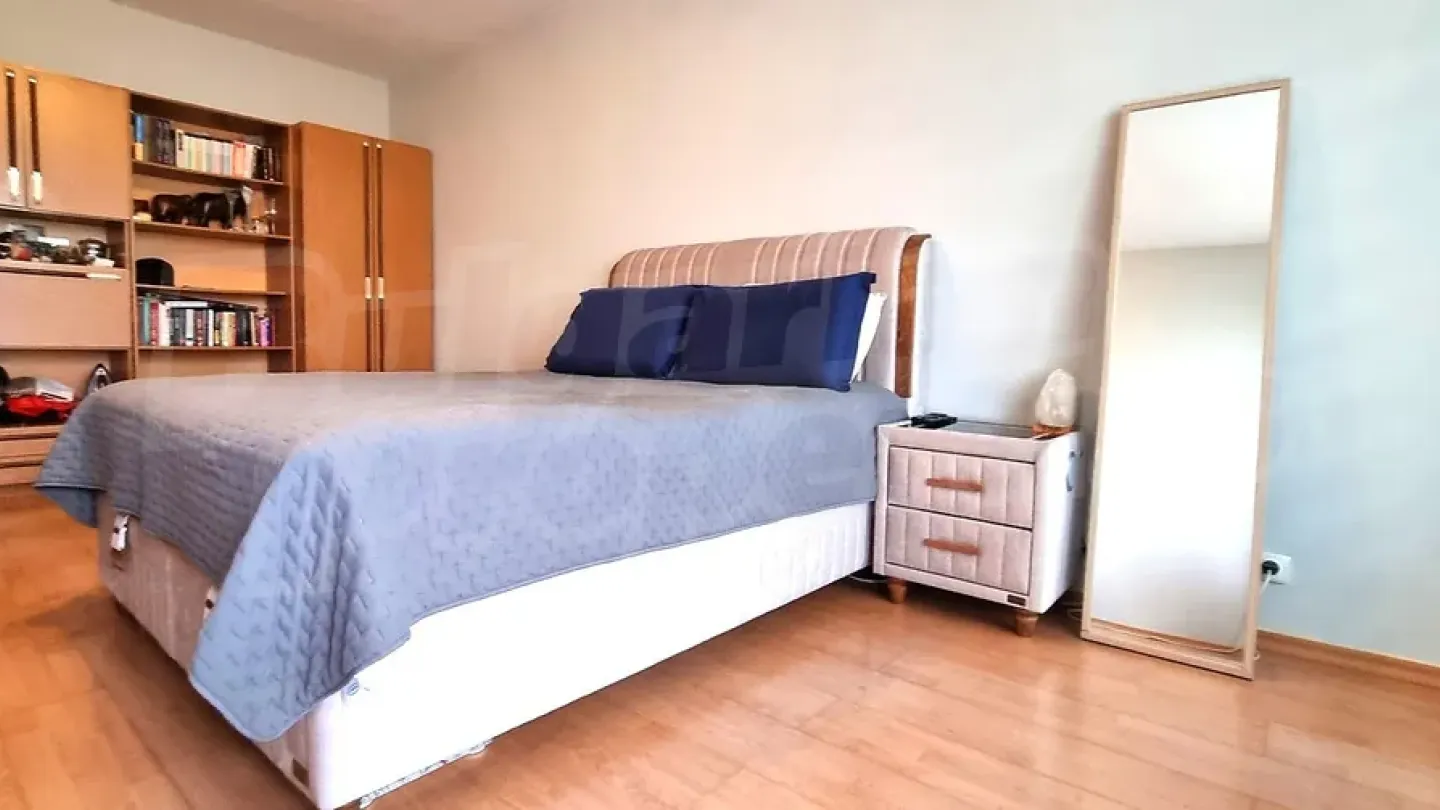 Spacious South-Facing Terrace Apartment in Sofia's Central Location - Image 4