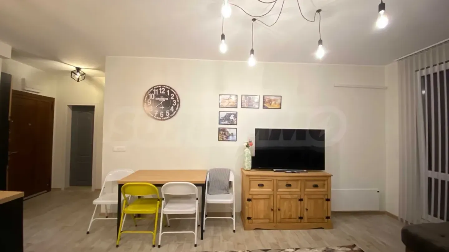 Spacious, Fully Furnished Apartment with Sea Views in Varna - Image 4