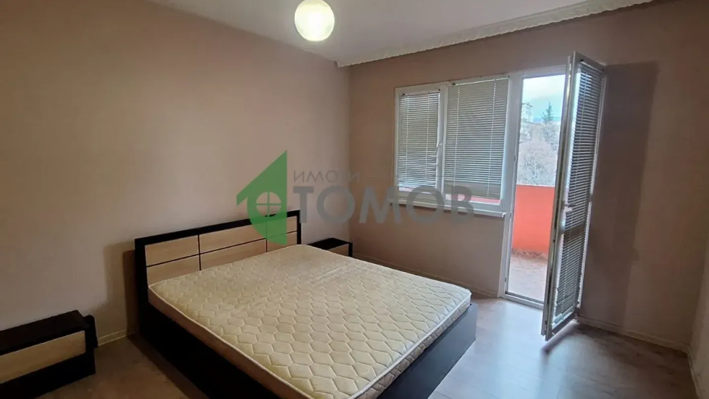 Bright Two-Bedroom Apartment in Stanitionna Gradina, Stara Zagora - Image 4