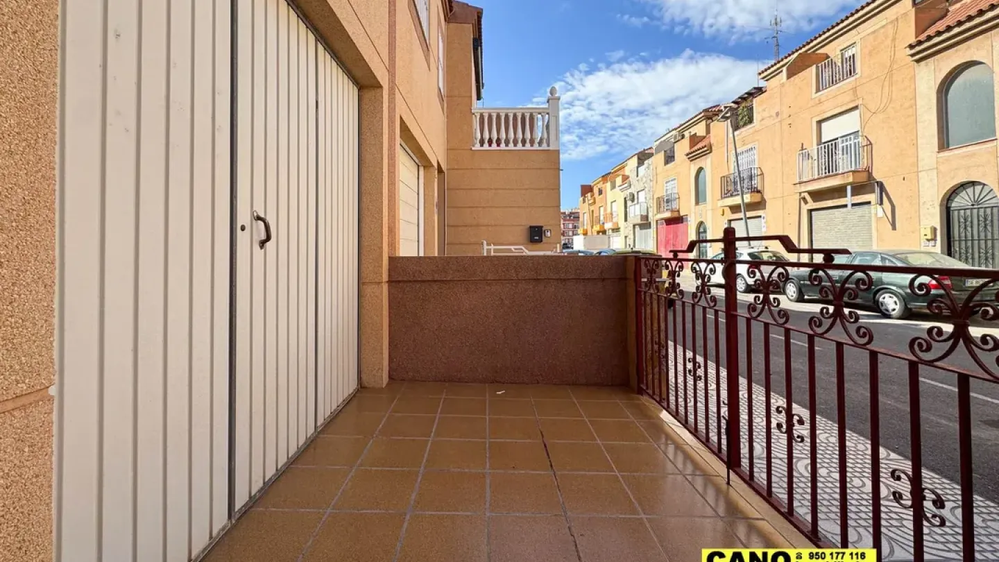 Spacious 4-Bedroom Duplex Apartment in Roquetas de Mar, Spain - Image 5