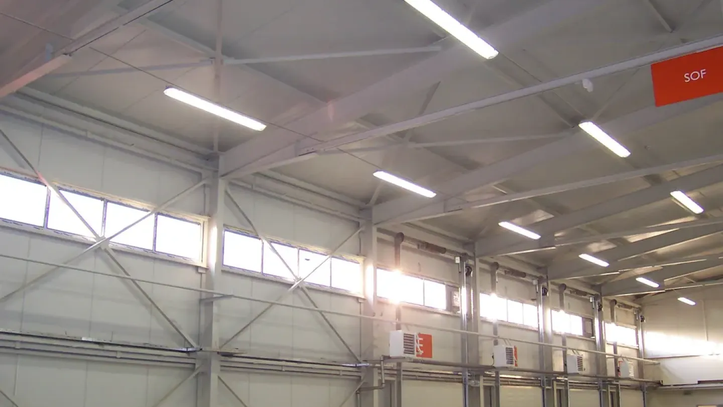 Spacious Warehouse for Rent - 2318m2 in Iskar Industrial Zone, Sofia - Image 2