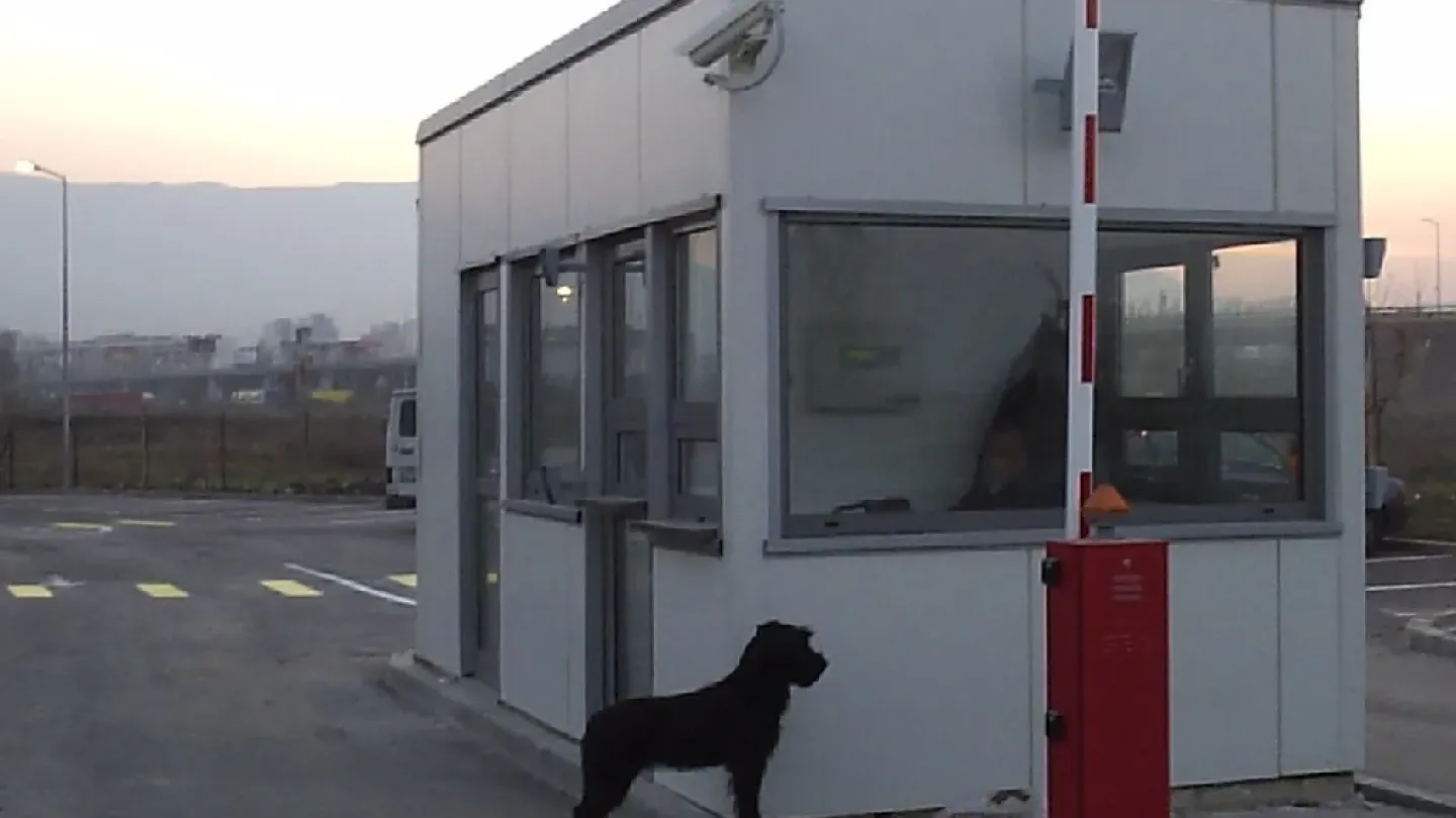 Spacious Warehouse for Rent - 2318m2 in Iskar Industrial Zone, Sofia - Image 1