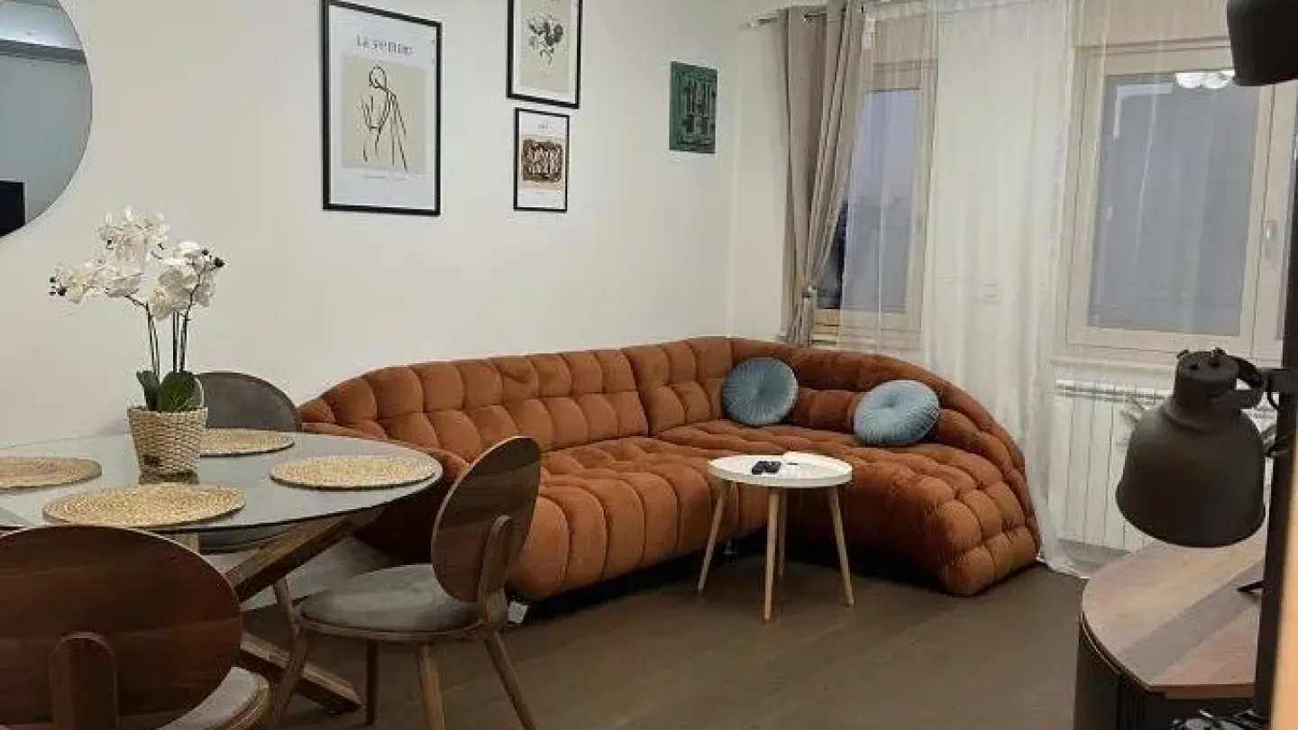 Stylish 2-Bedroom Apartment in Belgrade's Vibrant Vračar District - Image 3