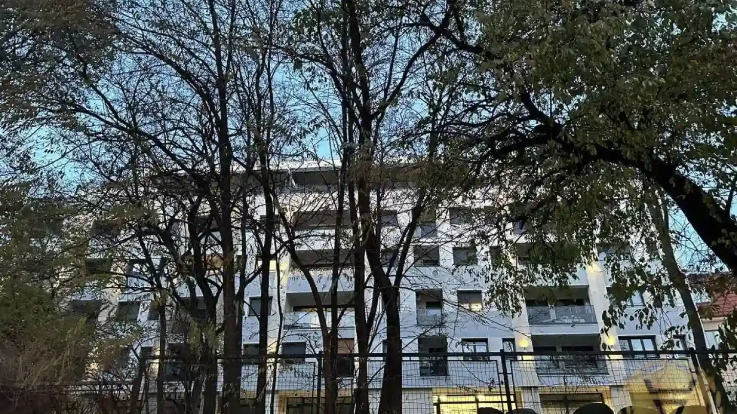 Stylish 2-Bedroom Apartment in Belgrade's Vibrant Vračar District - Image 1