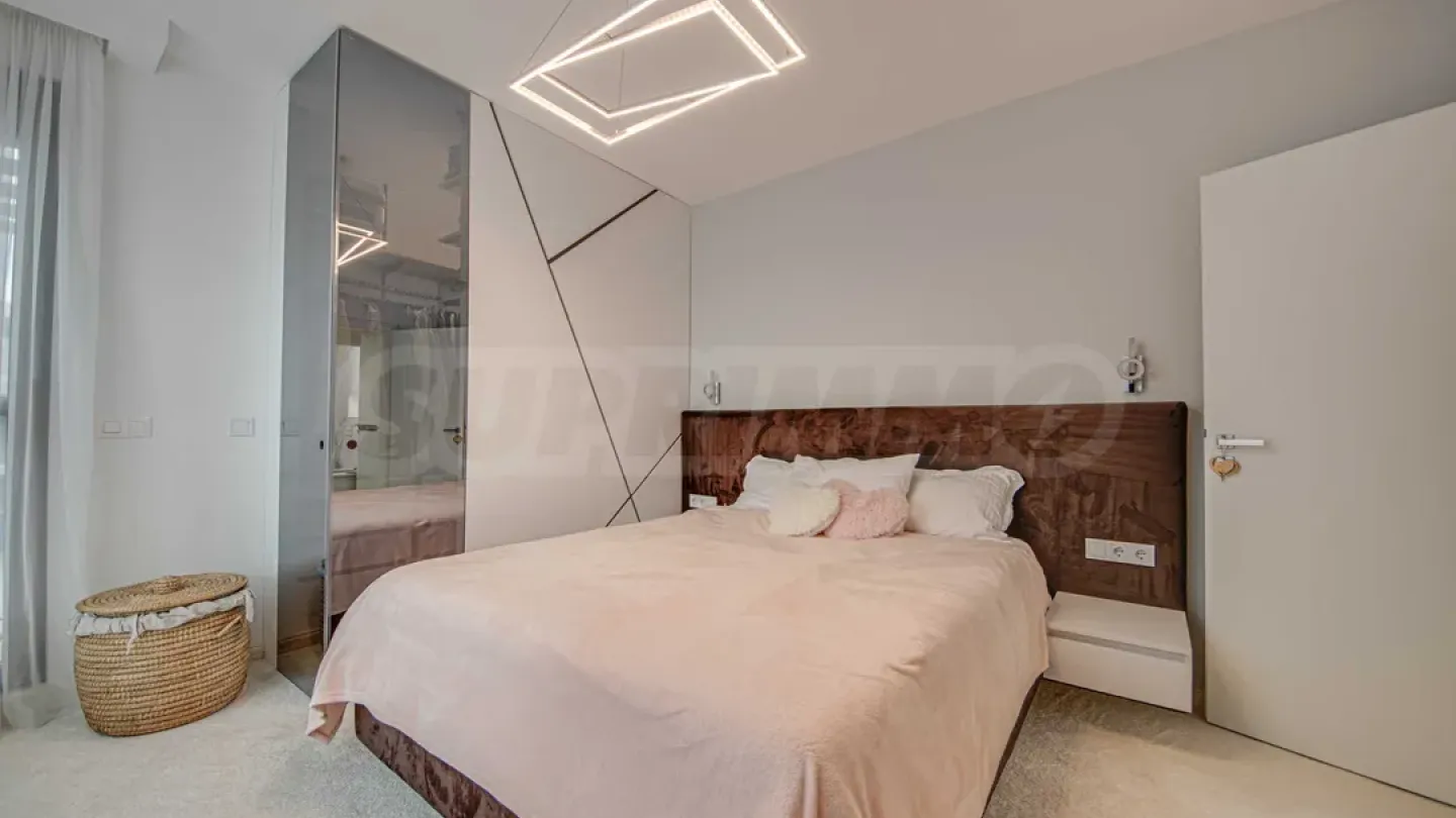 Stylish Sofia Apartment with Mountain Views - Image 4