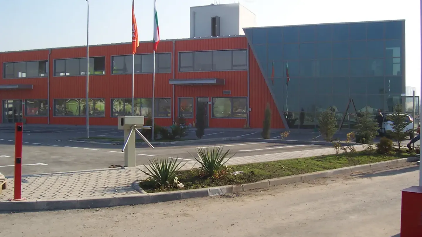 Spacious Warehouse for Rent - 2318m2 in Iskar Industrial Zone, Sofia - Image 4