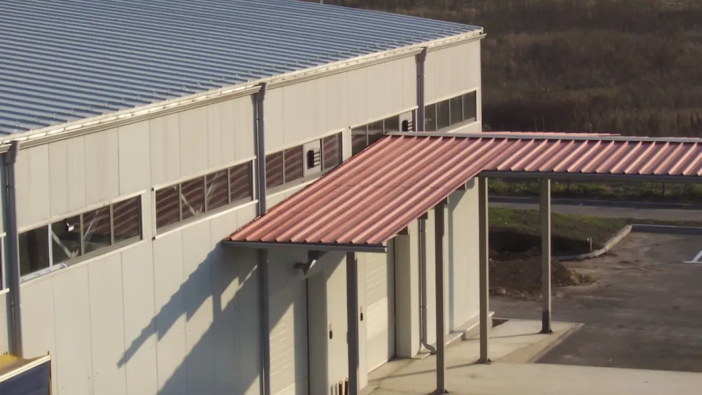 Spacious Warehouse for Rent - 2318m2 in Iskar Industrial Zone, Sofia - Image 5