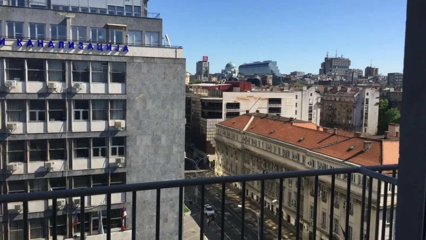 Spacious 2-Bedroom Apartment with Great Views in Belgrade - Image 3