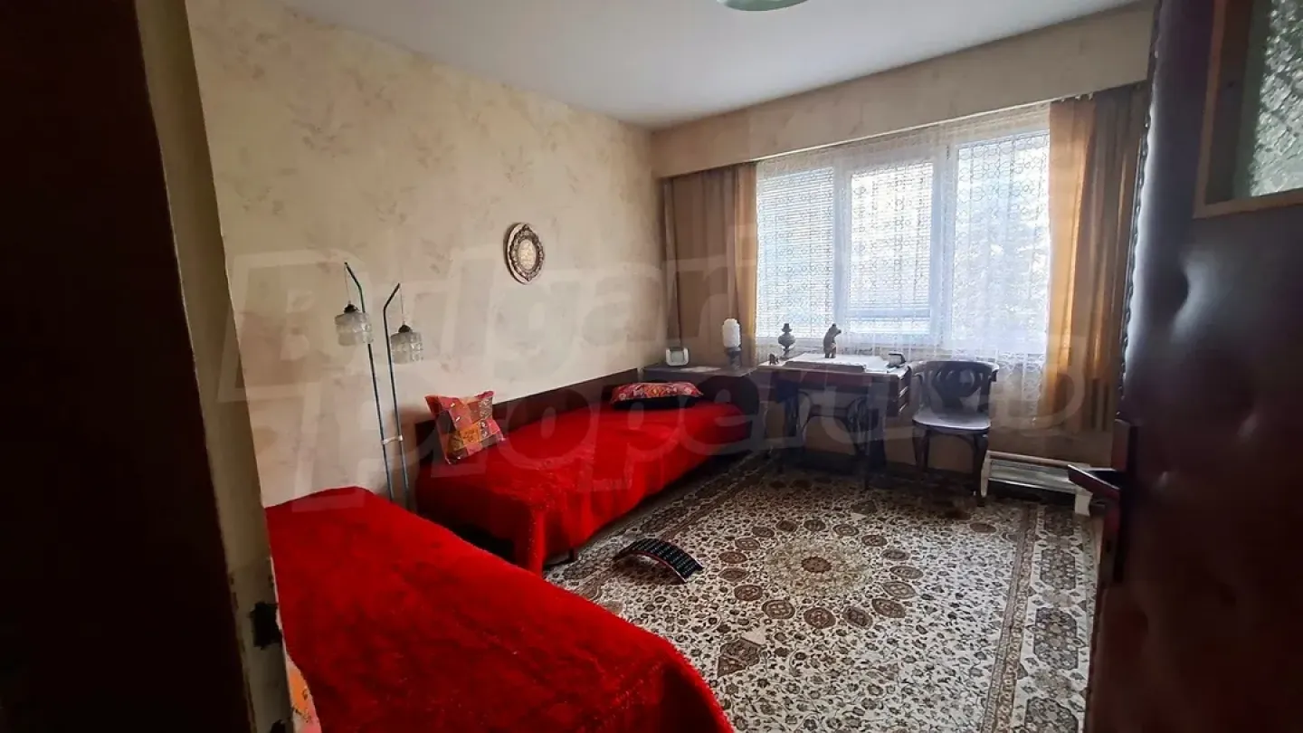 Spacious 3-Bed Apartment in Levski, Varna - Investment Opportunity - Image 4