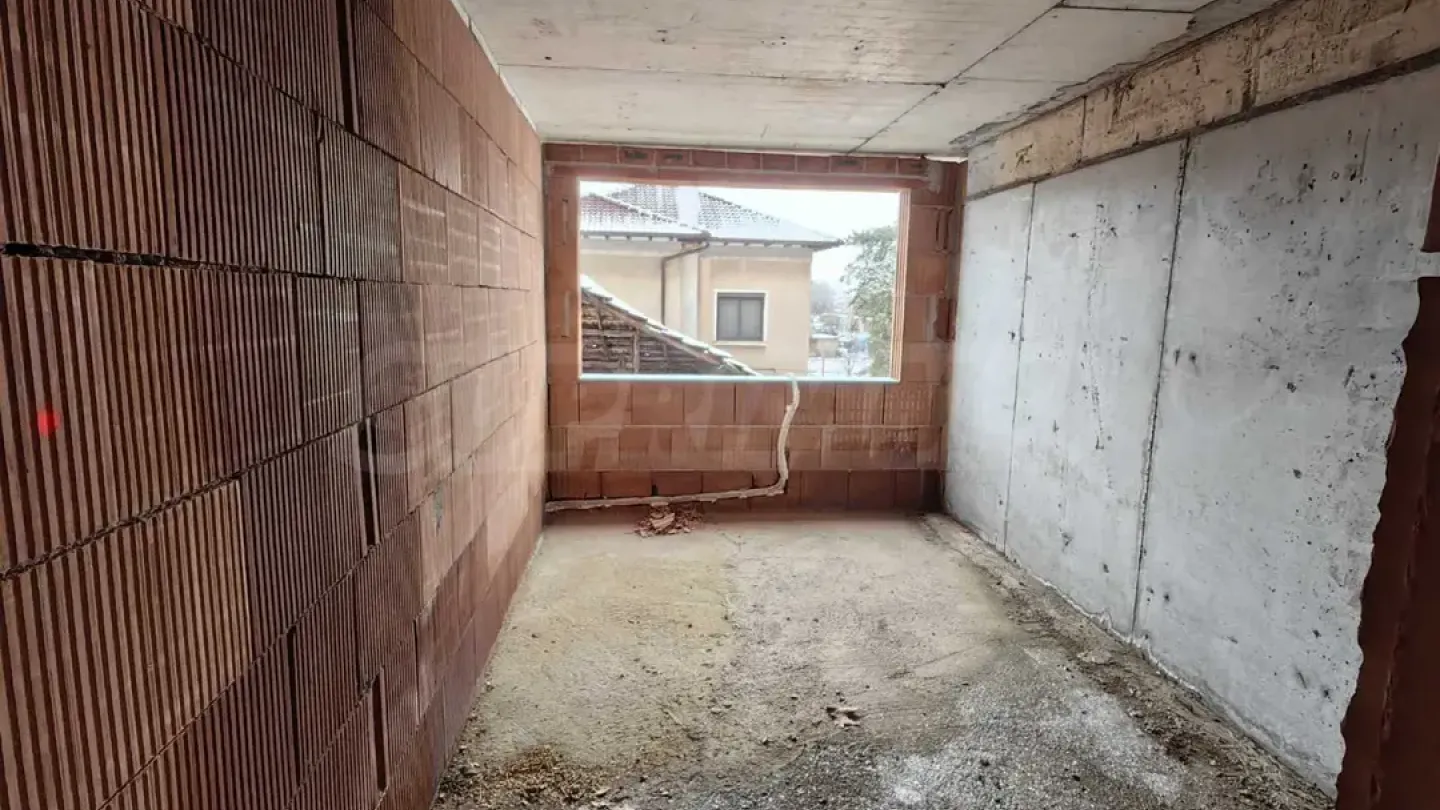 Spacious 2-Bedroom Apartment in Vidin, Bulgaria - Image 3