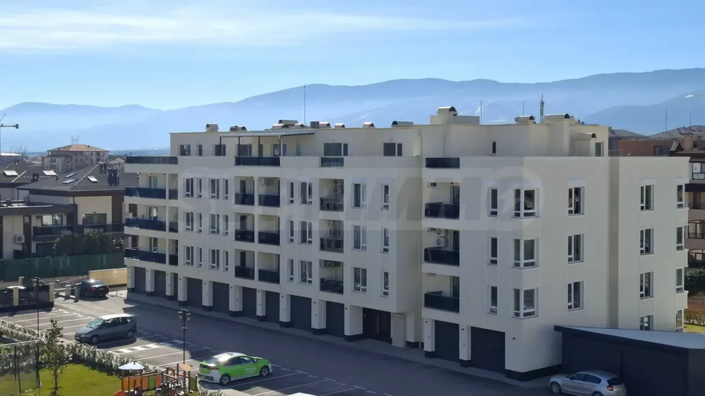 Stylish 2-Bedroom Apartment Near Rhodope Mountains - Image 4