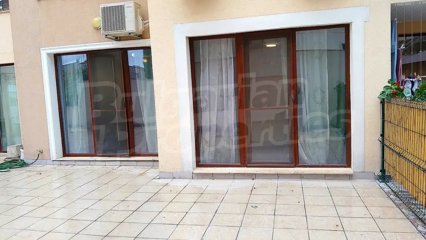 Spacious, Fully Furnished 1-Bedroom Apartment with Terrace in Briz, Varna - Image 2