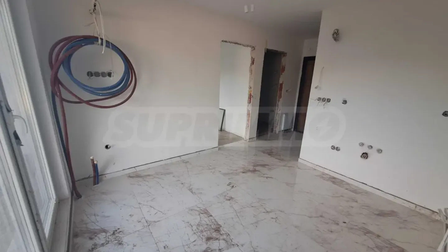 Spacious Apartment with Garden in Sofia's Obelya Area - Image 2