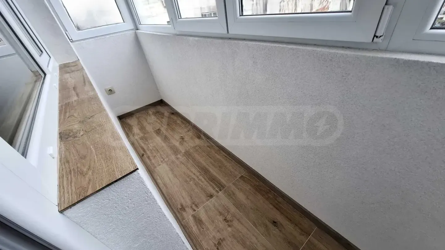 Spacious Apartment in Varna's "Vazrjadane" District - Image 1