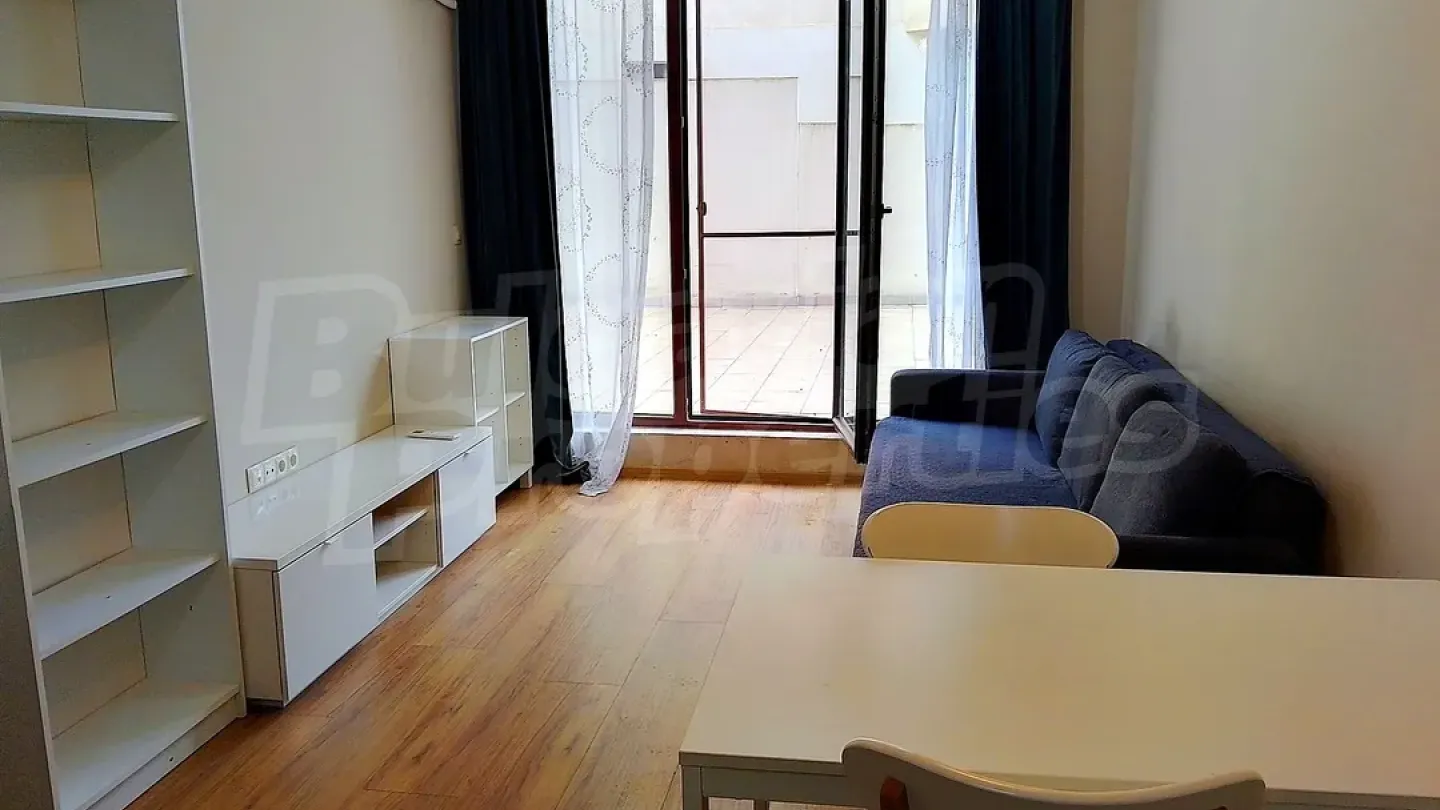 Spacious, Fully Furnished 1-Bedroom Apartment with Terrace in Briz, Varna - Image 5