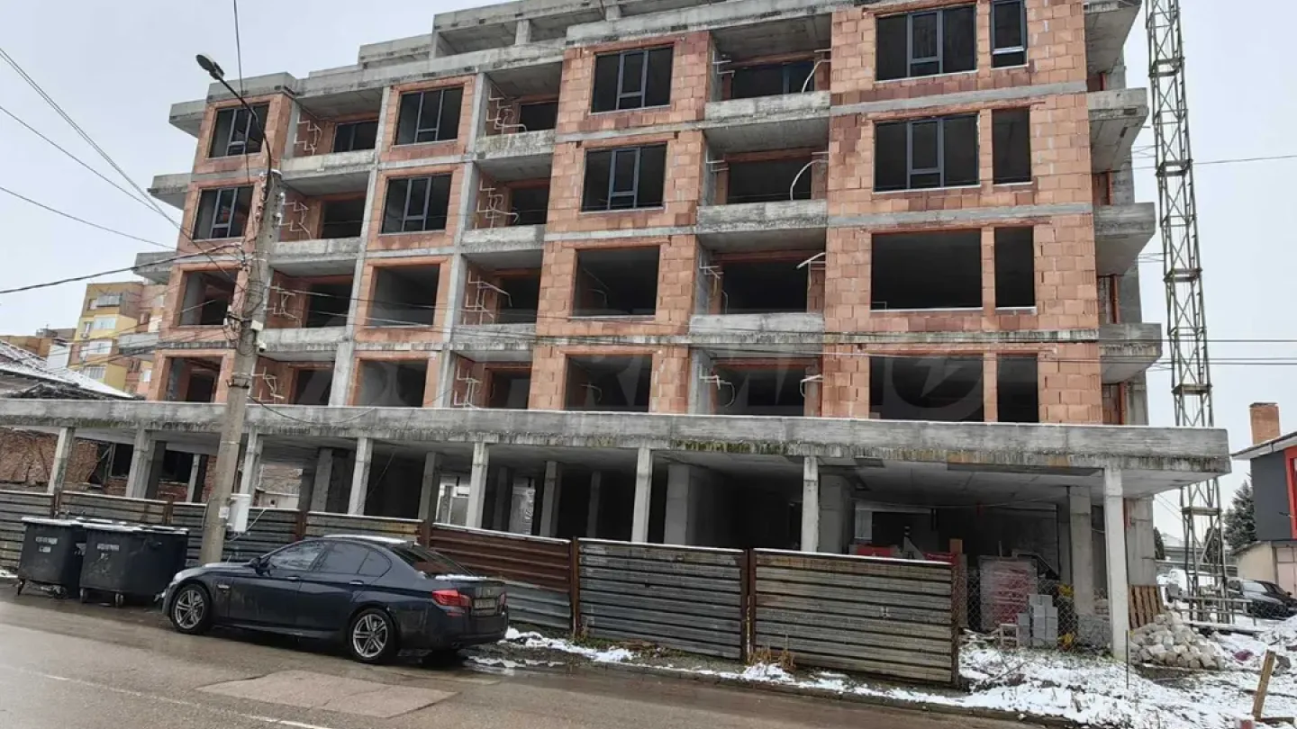 Spacious 2-Bedroom Apartment in Vidin, Bulgaria - Image 2