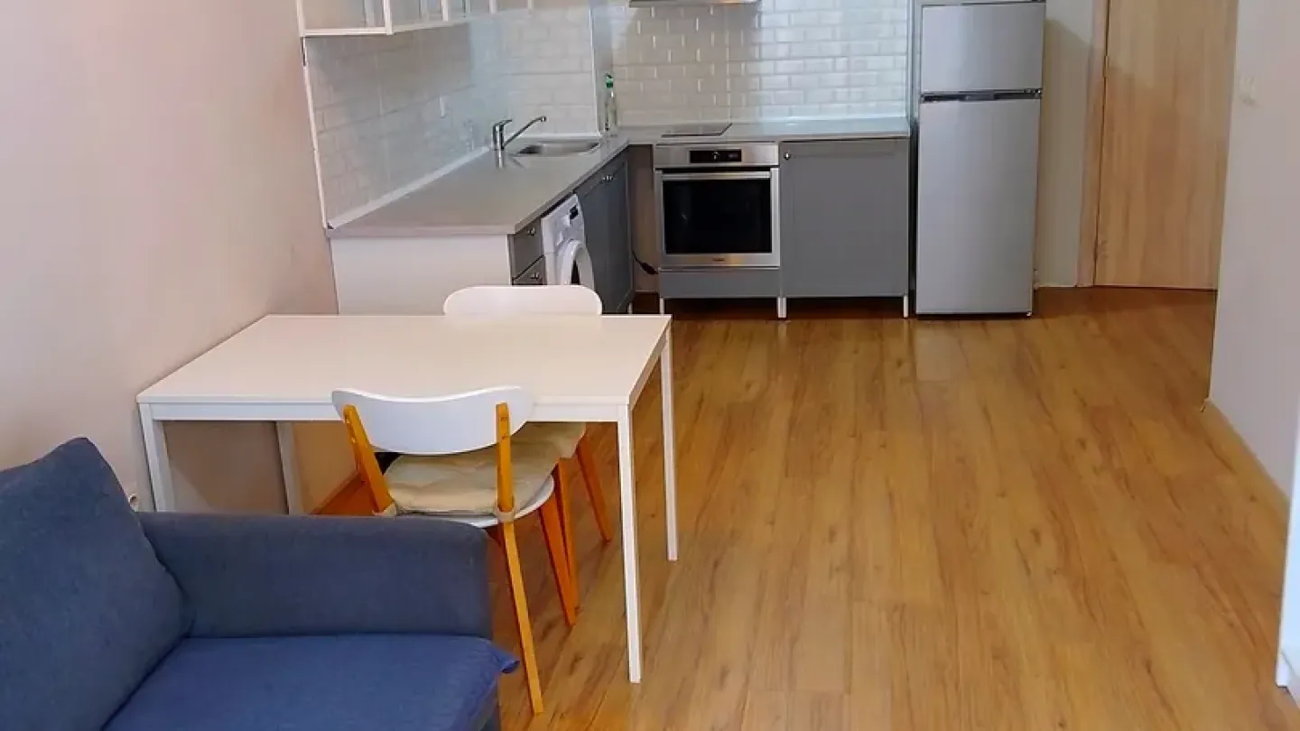 Spacious, Fully Furnished 1-Bedroom Apartment with Terrace in Briz, Varna - Image 4