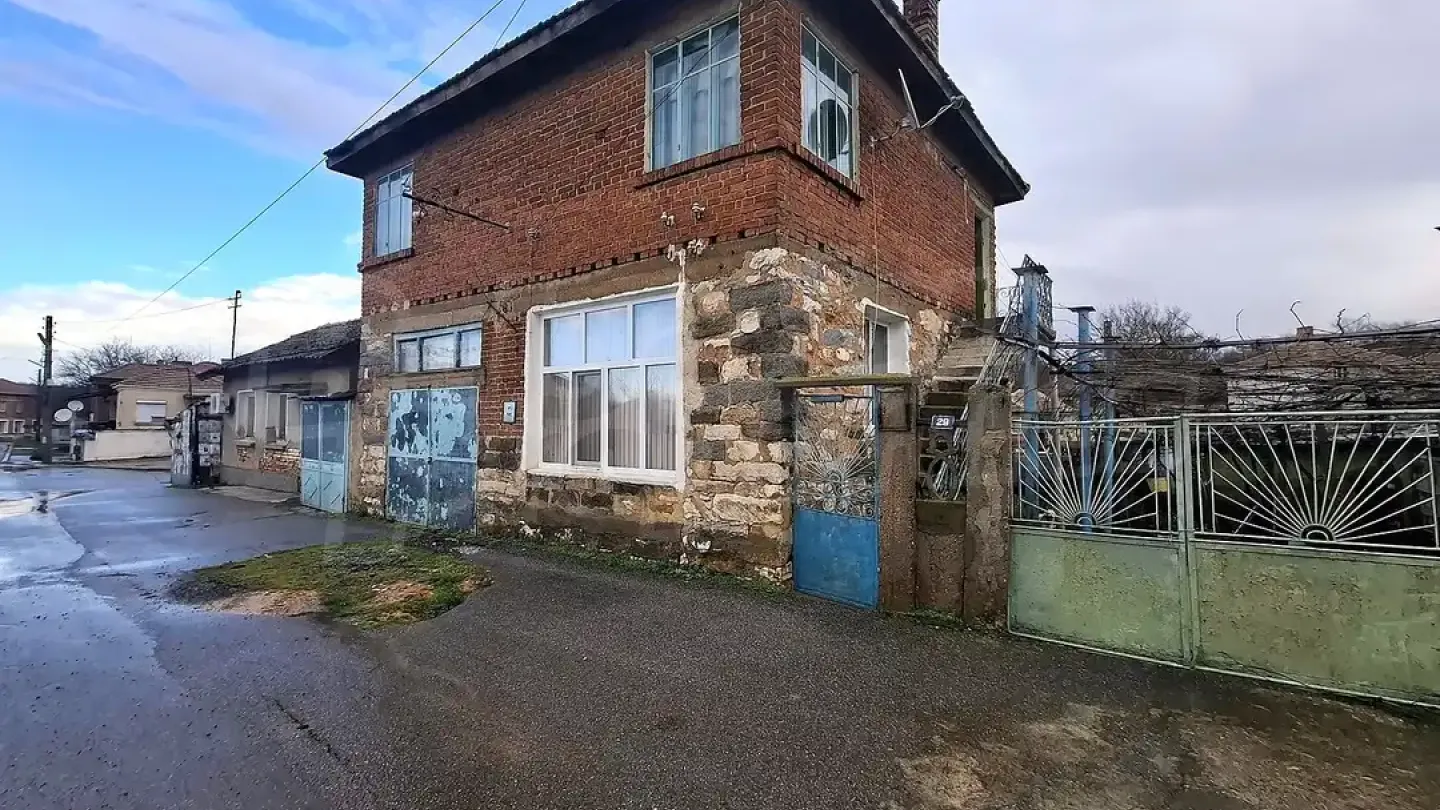 Spacious 2-Story House with Garden in Melnitsa Village, Elhovo - Image 2