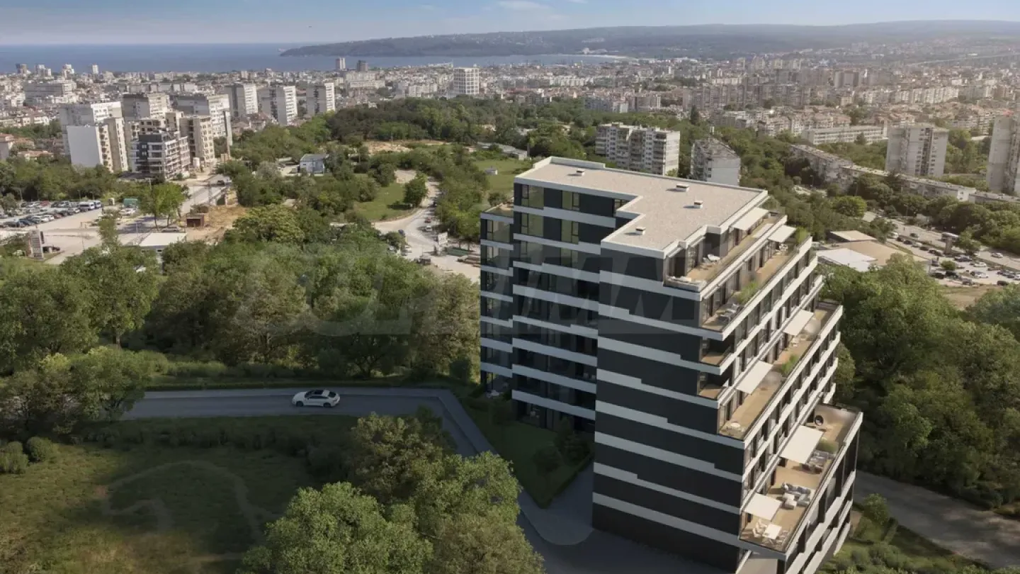 Spacious 2-Bedroom Apartment with Stunning Varna Views - Image 4
