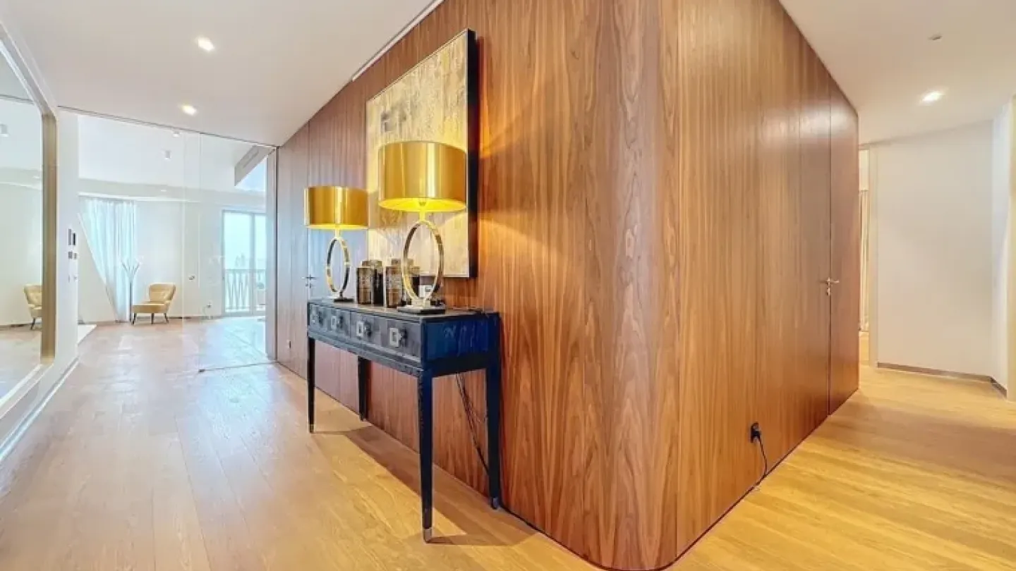 Spacious Apartment with 3 Terraces in Brussels' Toison d’Or - Image 2