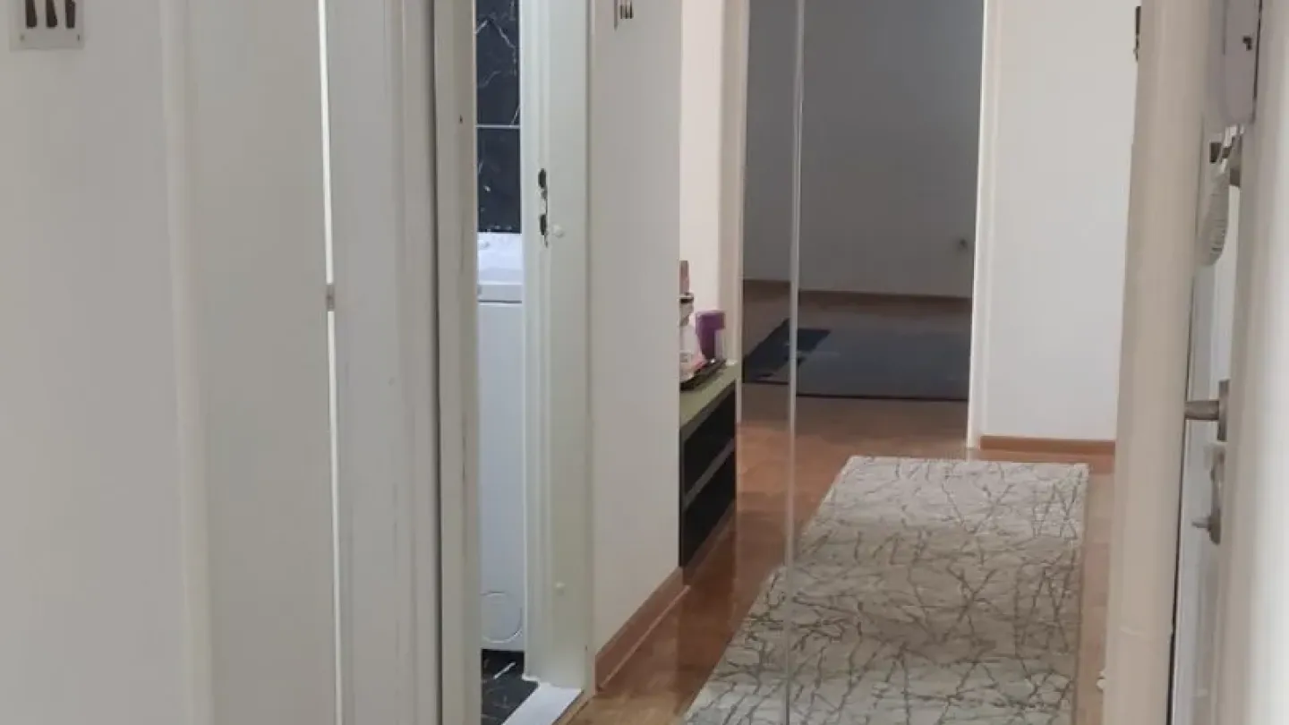 Spacious 3-Bedroom Apartment with City Views in Voždovac - Image 5