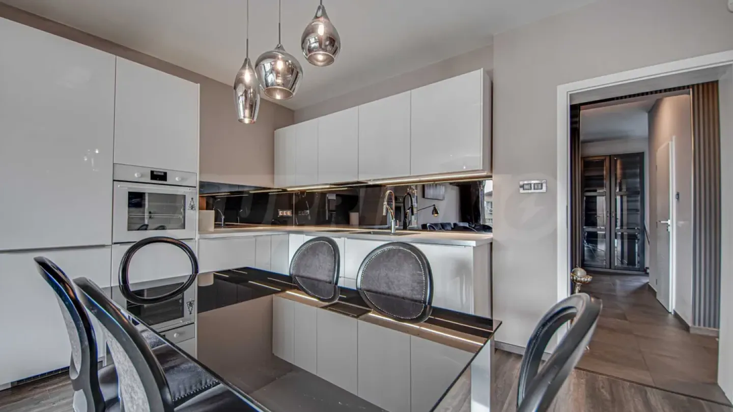 Fully Furnished Sofia Apartment - Luxurious Residence on Vitosha Blvd - Image 1