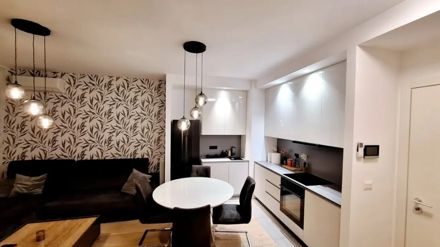 Spacious 2-Bedroom Apartment with Garage in Belgrade's BW Metropolitan - Image 1