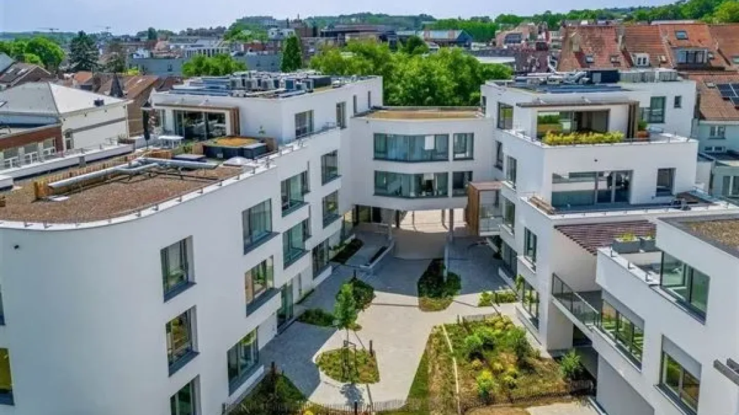 Spacious South-Facing Penthouse with Terrace in Ukkel, Belgium - Image 1