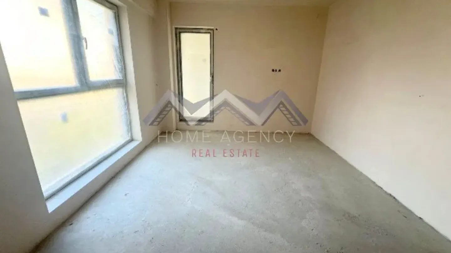 Spacious 3-Bedroom Apartment in Central Otopeni, Romania - Image 1