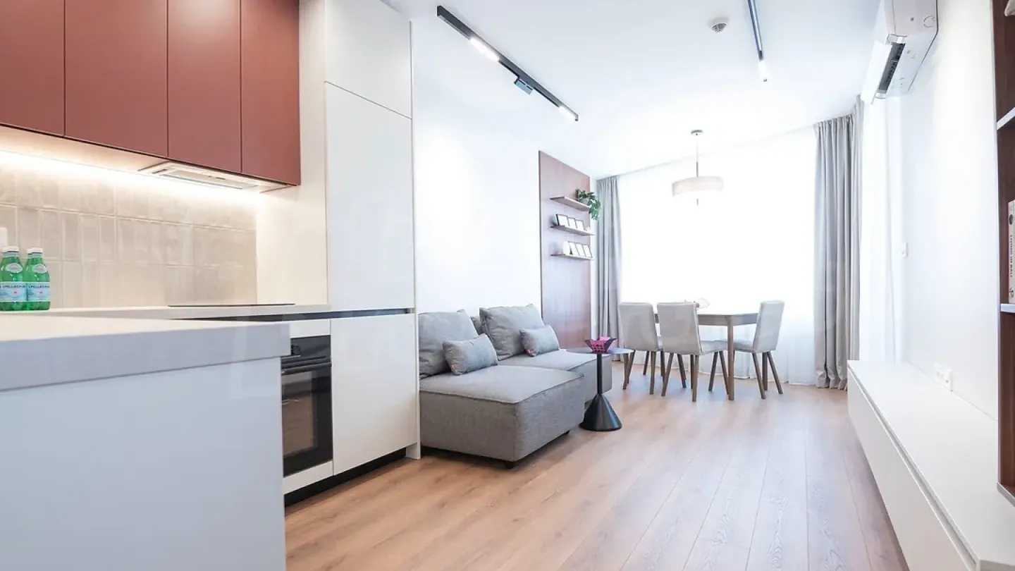 Luxurious 1-Bedroom Apartment with Stunning Central Park Views – Burgas - Image 5