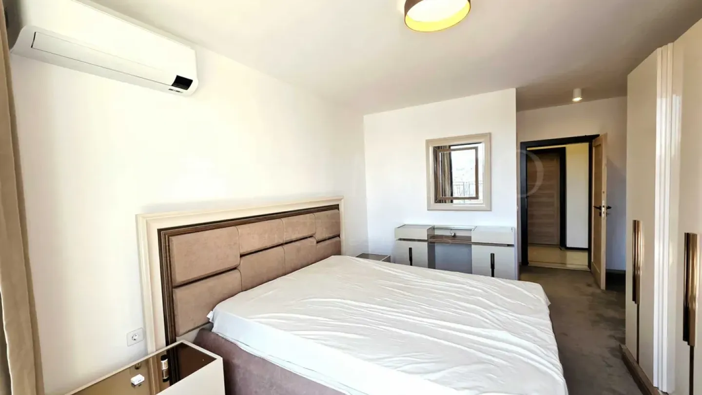 Spacious, Fully Furnished Apartment with Stunning Views - Image 3