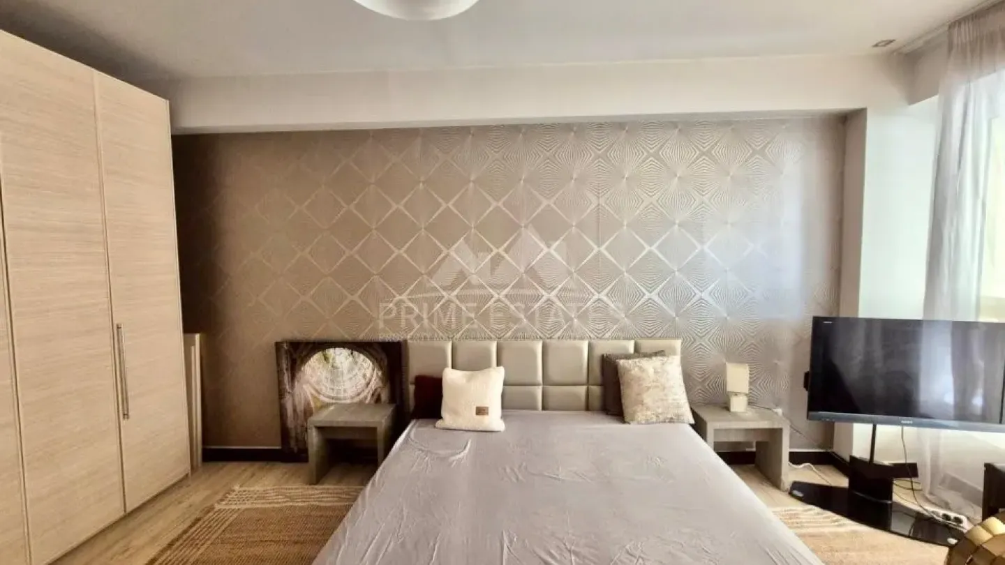 Spacious 3-Bedroom Apartment in Bucharest's Herastrau District - Image 1