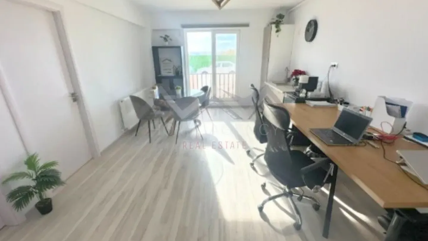 Modern Studio Apartment with Parking - Otopeni, Romania - Image 5