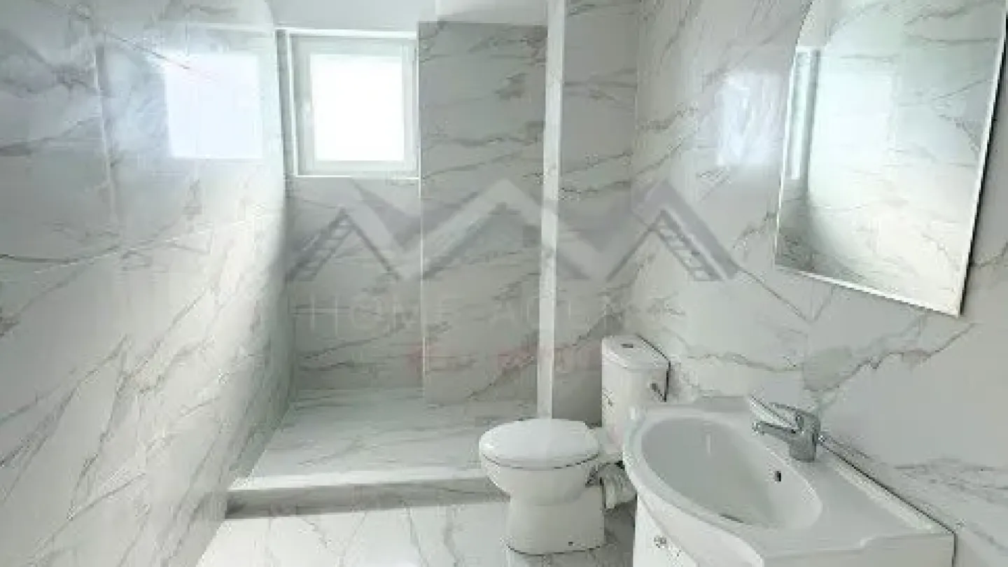 Spacious 3-Bedroom Apartment in Otopeni with Parking & VAT - Image 4